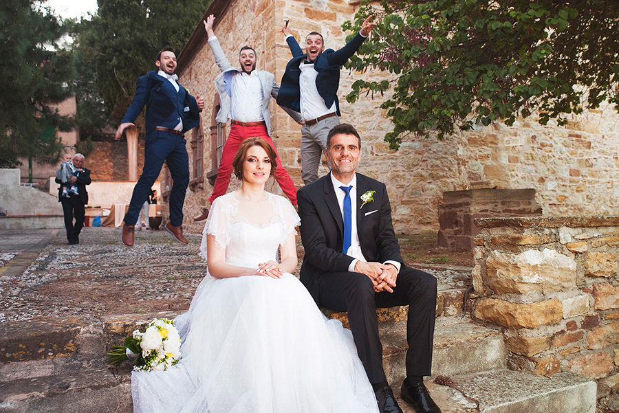 After wedding photoshooting. crazy happy friends. Bride's and Groom's portrait. Chios, Greece. Alepa Katerina . Layer Photography