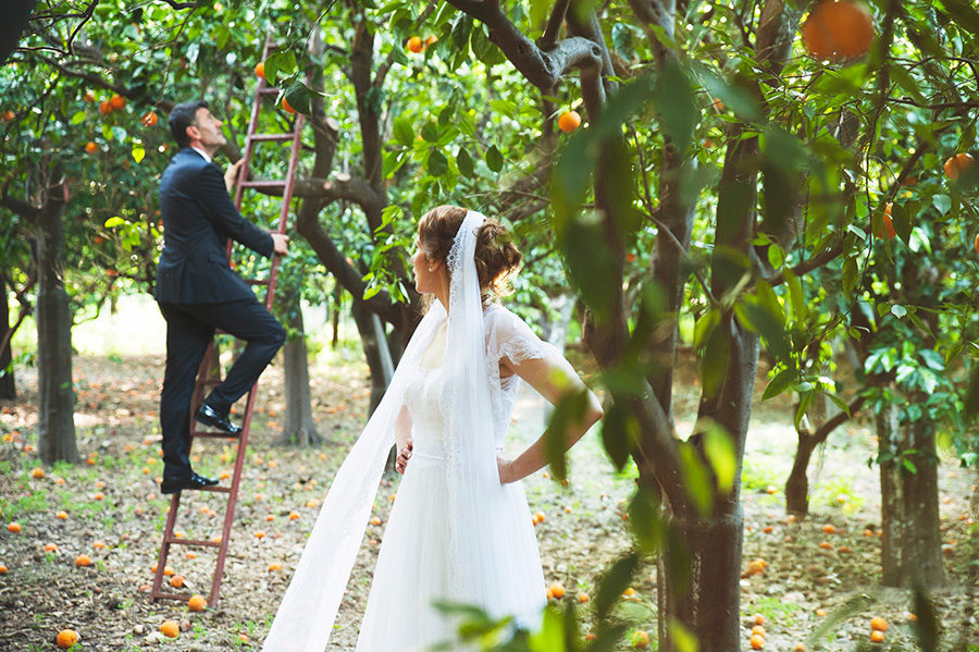 Wedding Photoshooting. orange trees. Bride's and Groom's portrait. Riziko. greek wedding . Chios , Greece. greek island. Couple photoshooting. Love and married. Alepa Katerina . Layer Photography