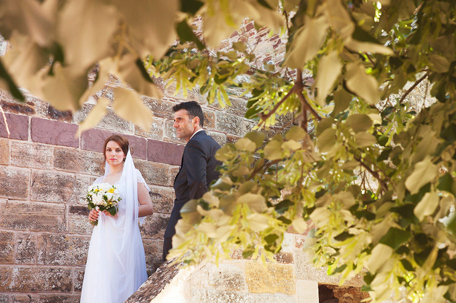 Wedding Photoshooting. tree. Riziko. greek wedding . Chios , Greece. greek island. Couple photoshooting. Love and married. Alepa Katerina . Layer Photography